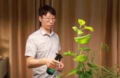 <b>该校紧扣河池市蚕桑、有色金属两大支柱</b> 