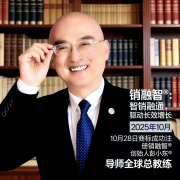 组织正在公交坐亭设置“给目生人一个拥抱”的 